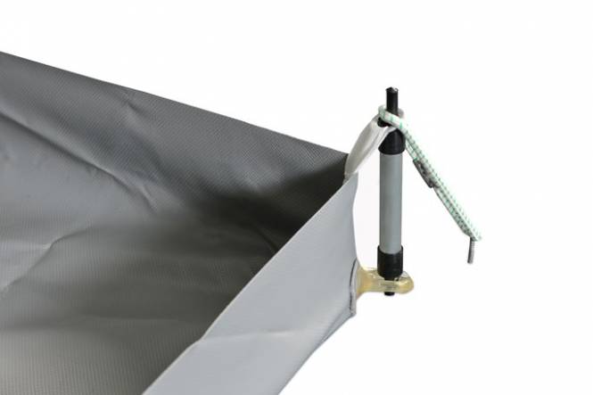 Ground sheet with upright walls