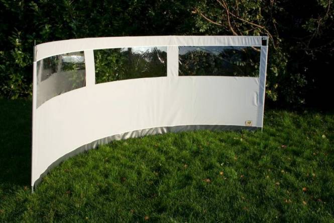 ESVO windbreak Mistral 395 with 3 small windows