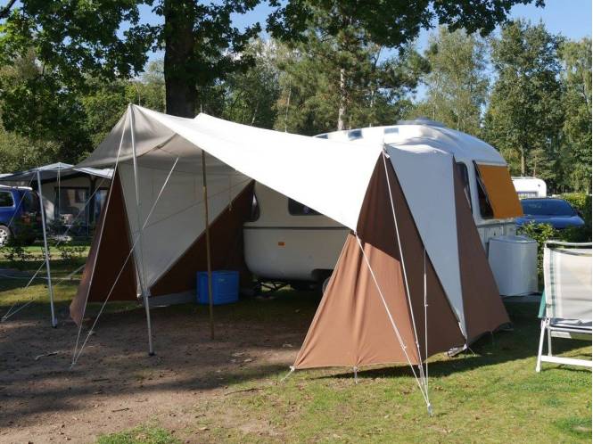Atomatent luifel voor Biod Extase caravan met zijschermen en zonne- en regenpunten, op aanvraag