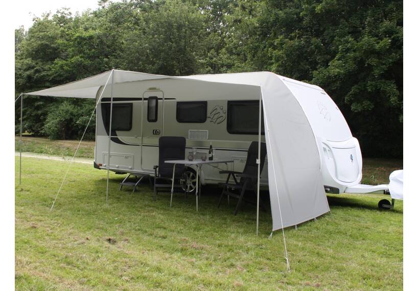 Caravanluifel ESVO Schuifluifel. Deze schuifluifel kunt u afhankelijk van zon en wind zowel naar rechts als naar links schuiven.